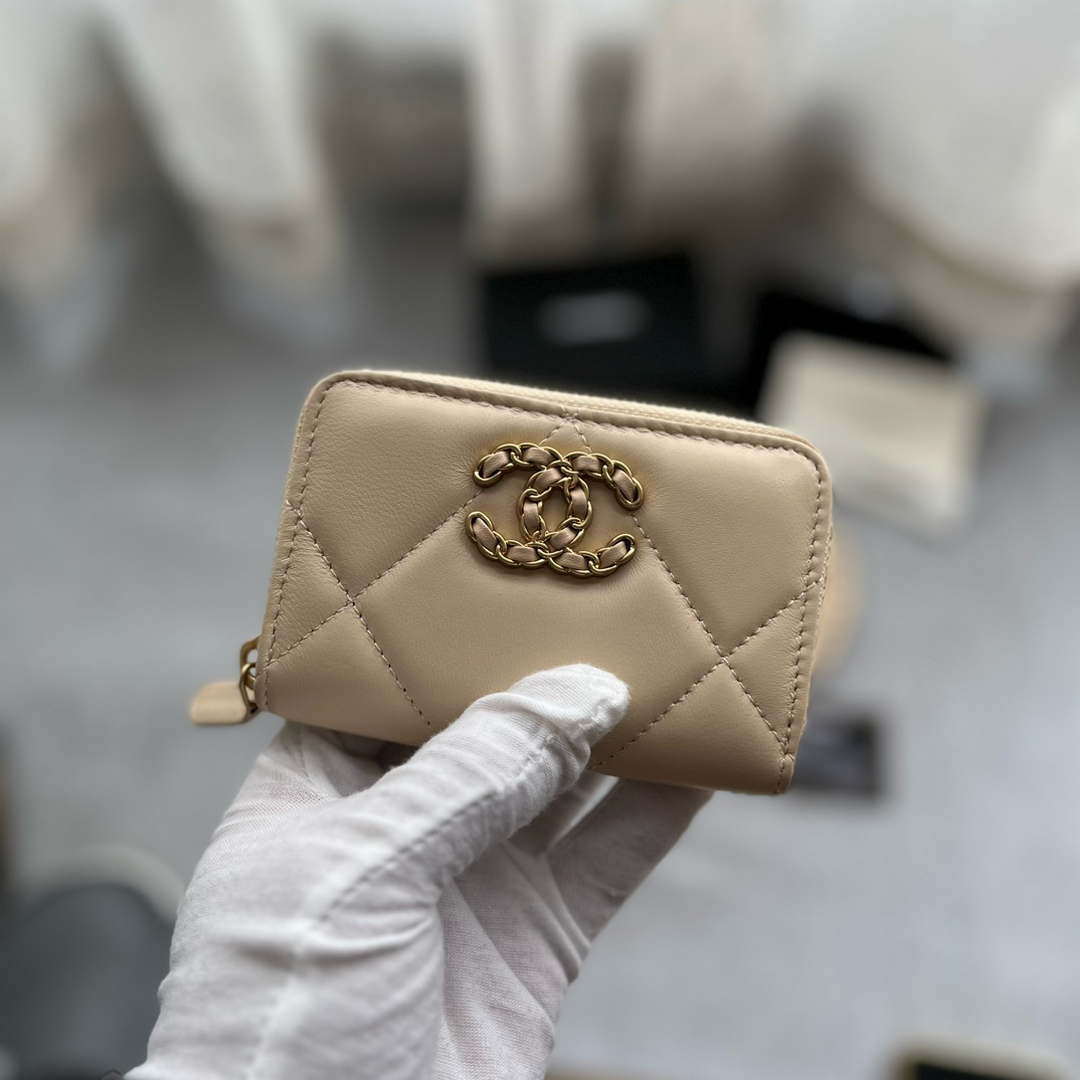 Chanel AP0945 CARD HOLDER Lambskin Beige
