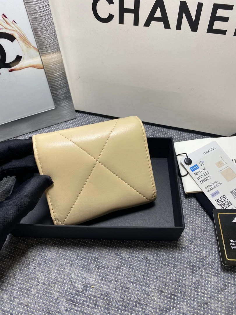 Chanel AP1064 CARD HOLDER Lambskin Beige
