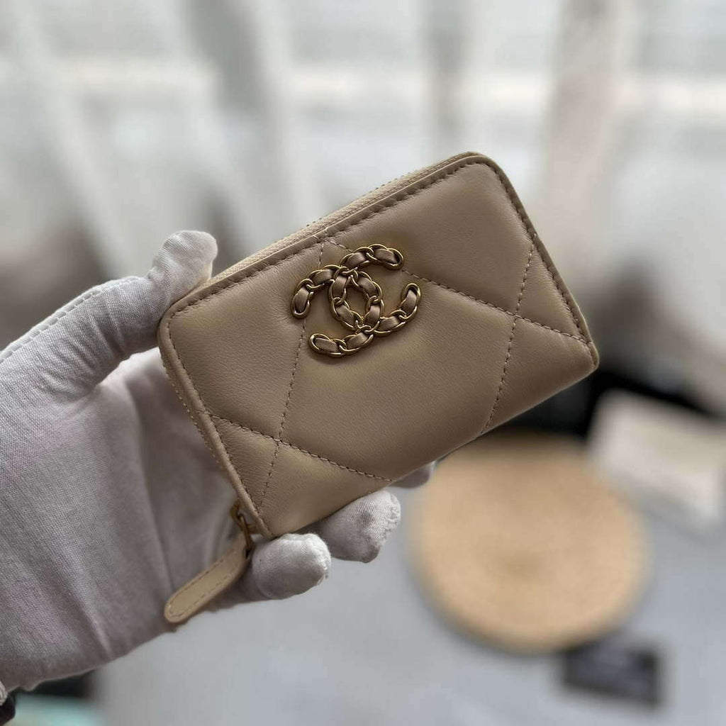 Chanel AP0945 CARD HOLDER Lambskin Beige