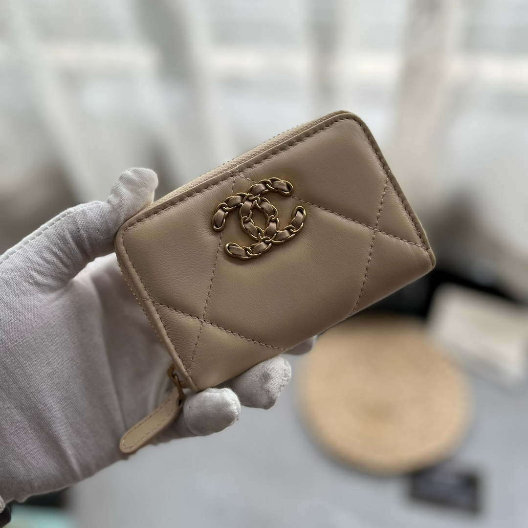 Chanel AP0945 CARD HOLDER Lambskin Beige