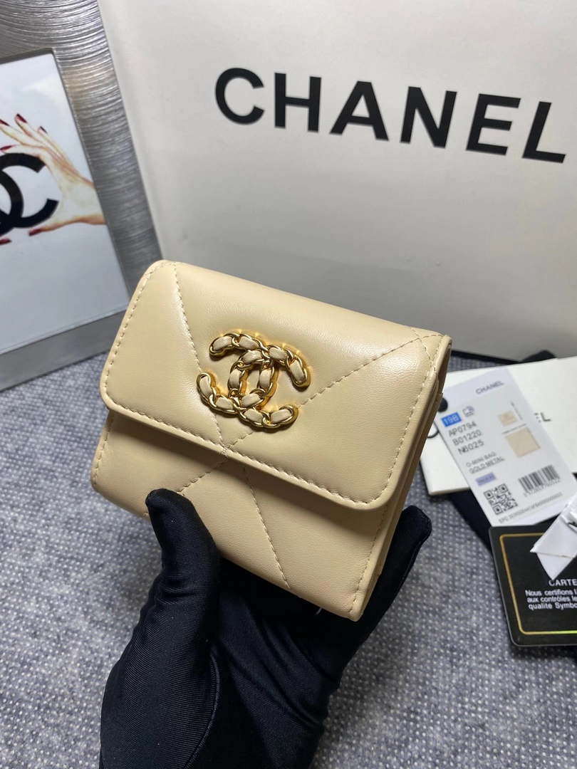 Chanel AP1064 CARD HOLDER Lambskin Beige