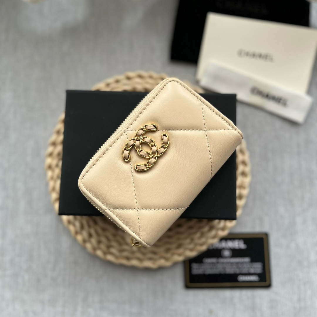 Chanel AP0945 CARD HOLDER Lambskin Beige