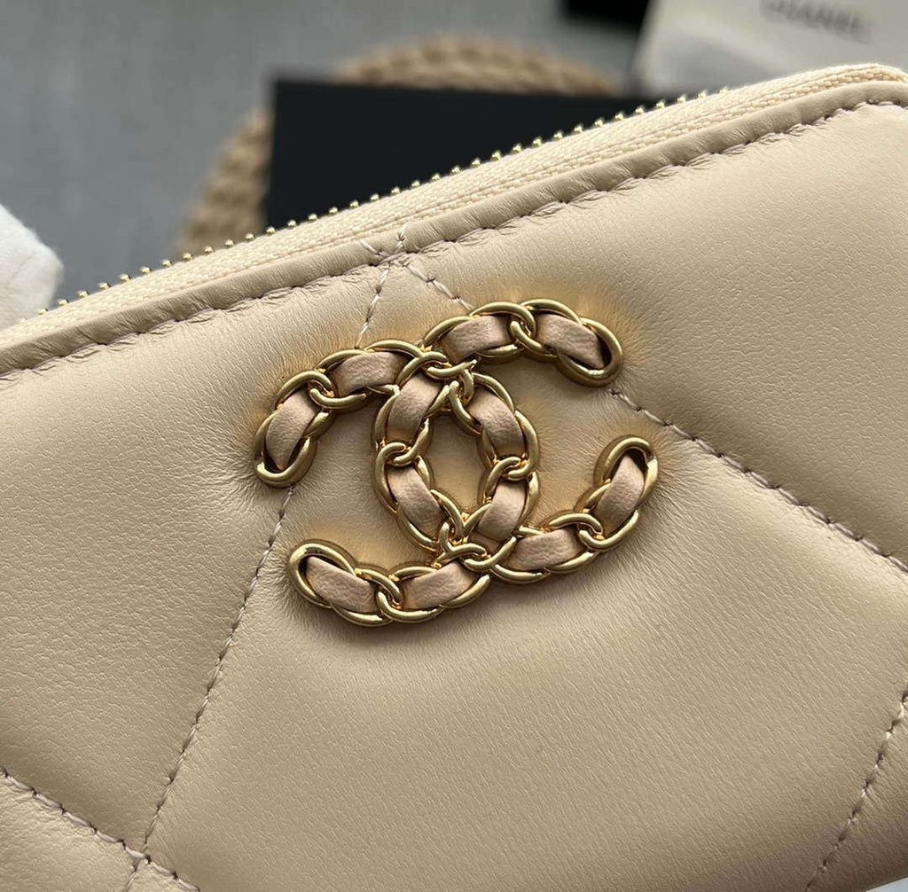 Chanel AP0945 CARD HOLDER Lambskin Beige