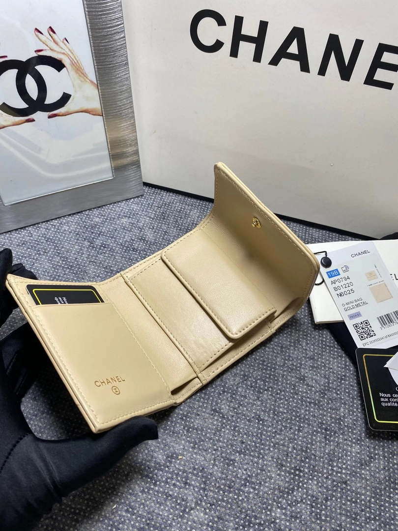 Chanel AP1064 CARD HOLDER Lambskin Beige
