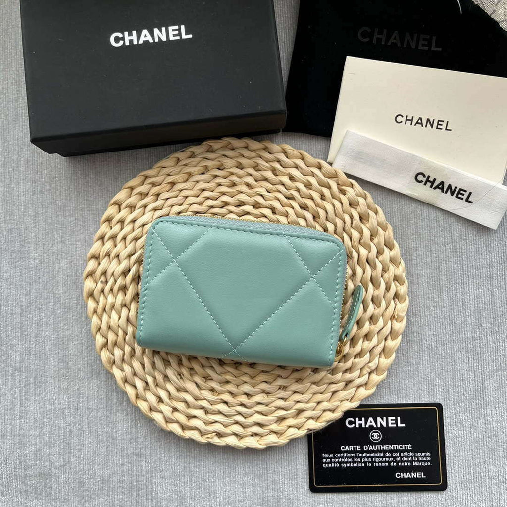 Chanel AP0945 CARD HOLDER Lambskin Blue