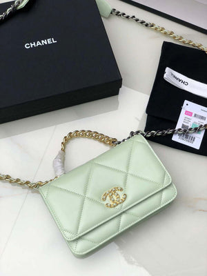 Chanel AP0957 19 Wallet on Chain Woc Shiny Lambskin Green - Default Title - View 1