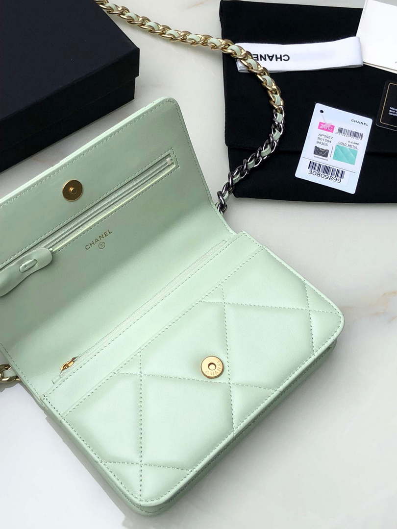 Chanel AP0957 19 Wallet on Chain Woc Shiny Lambskin Green