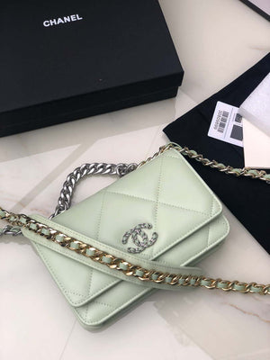 Chanel AP0957 19 Wallet on Chain Woc Shiny Lambskin Green Silver - Default Title - View 3