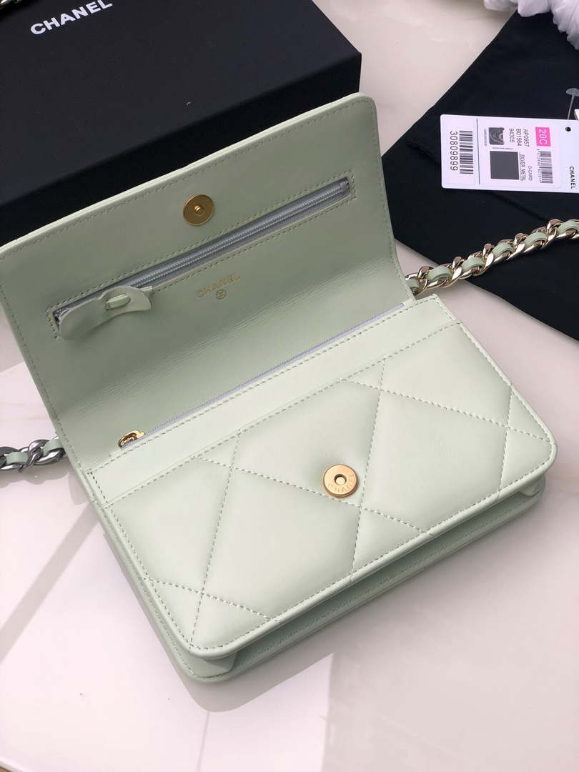 Chanel AP0957 19 Wallet on Chain Woc Shiny Lambskin Green Silver