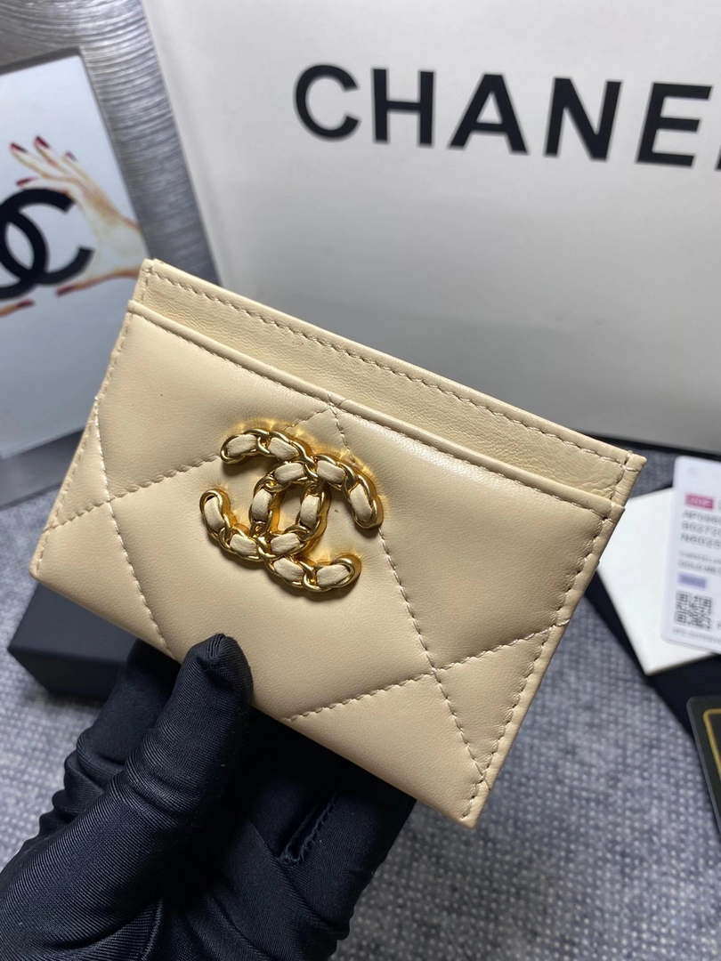 Chanel AP0960 19 CLASSIC CARD HOLDER Lambskin Beige