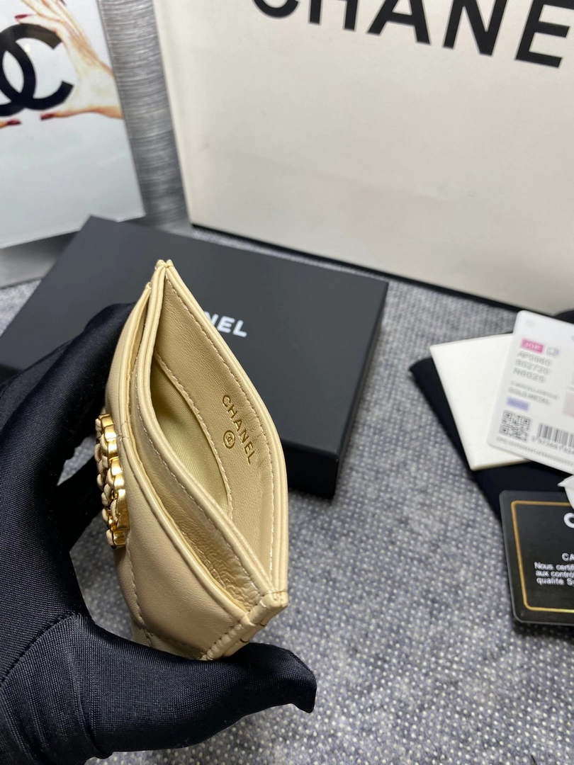 Chanel AP0960 19 CLASSIC CARD HOLDER Lambskin Beige