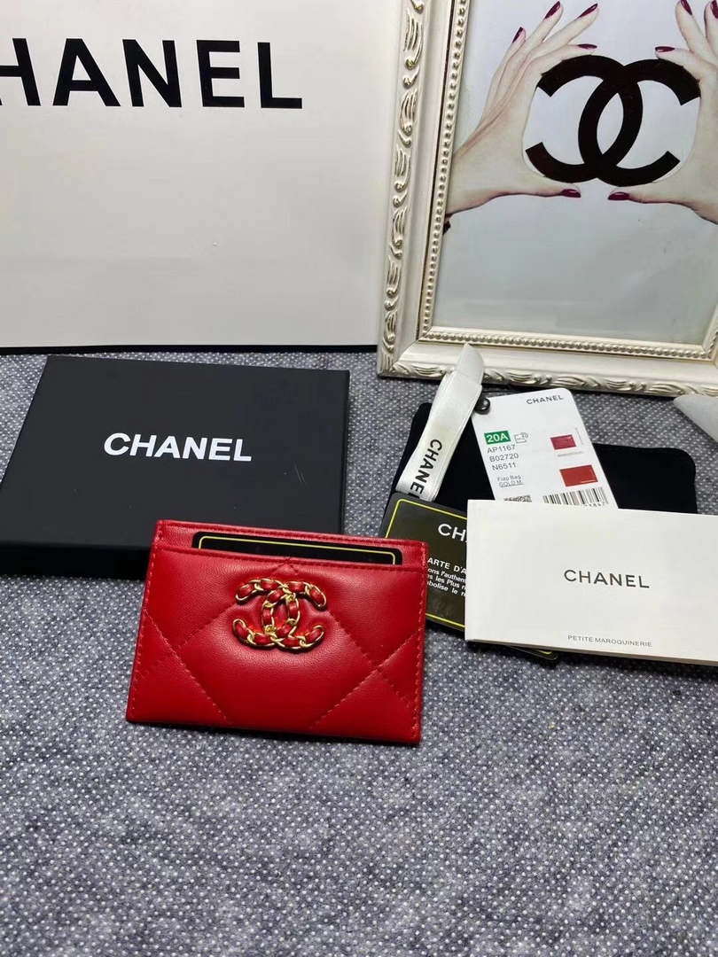 Chanel AP0960 19 CLASSIC CARD HOLDER Lambskin Red