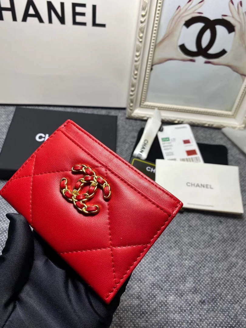 Chanel AP0960 19 CLASSIC CARD HOLDER Lambskin Red