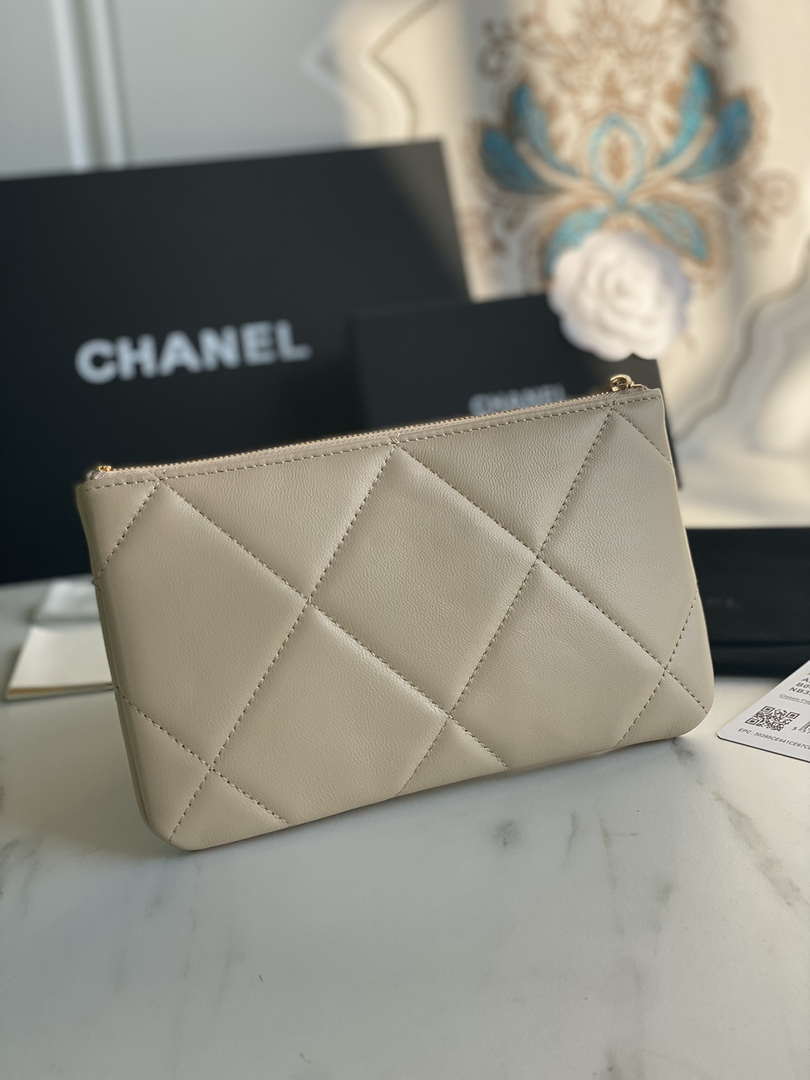 Chanel AP1059 Pouche Lambskin bag Wallet Card Holder Beige