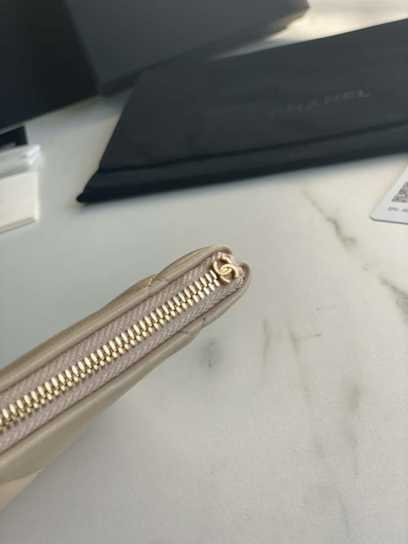 Chanel AP1059 Pouche Lambskin bag Wallet Card Holder Beige