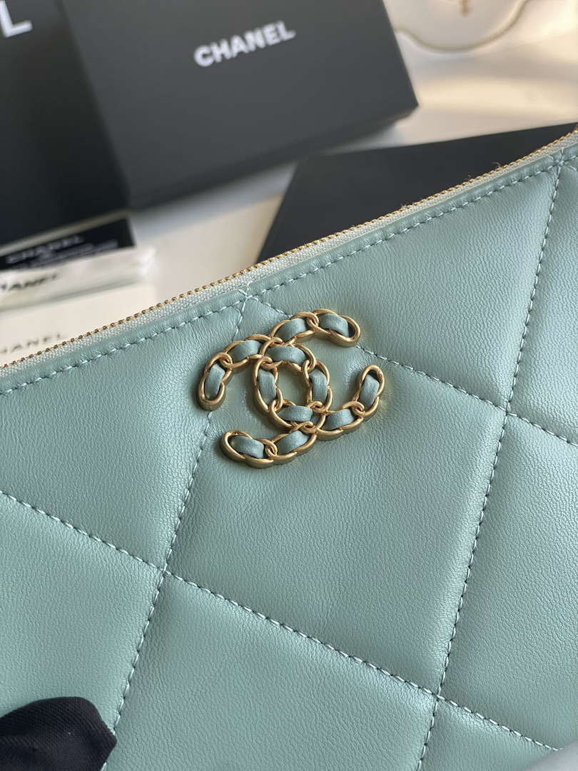 Chanel AP1059 Pouche Lambskin bag Wallet Card Holder Blue