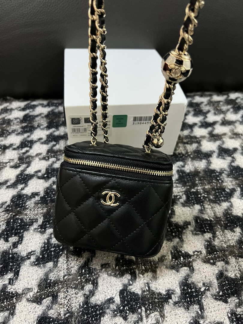 Chanel AP1447 Small Vanity With Chain Calfskin Black