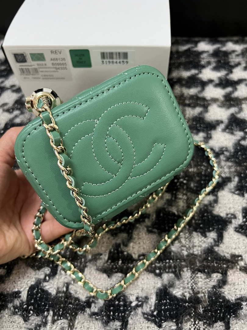 Chanel AP1447 Small Vanity With Chain Calfskin Green - Default Title - View 3