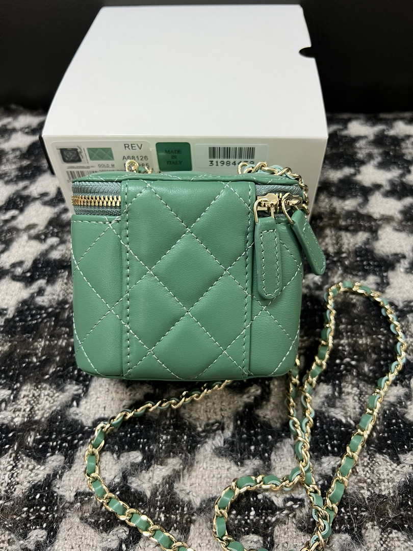 Chanel AP1447 Small Vanity With Chain Calfskin Green - Default Title - View 4