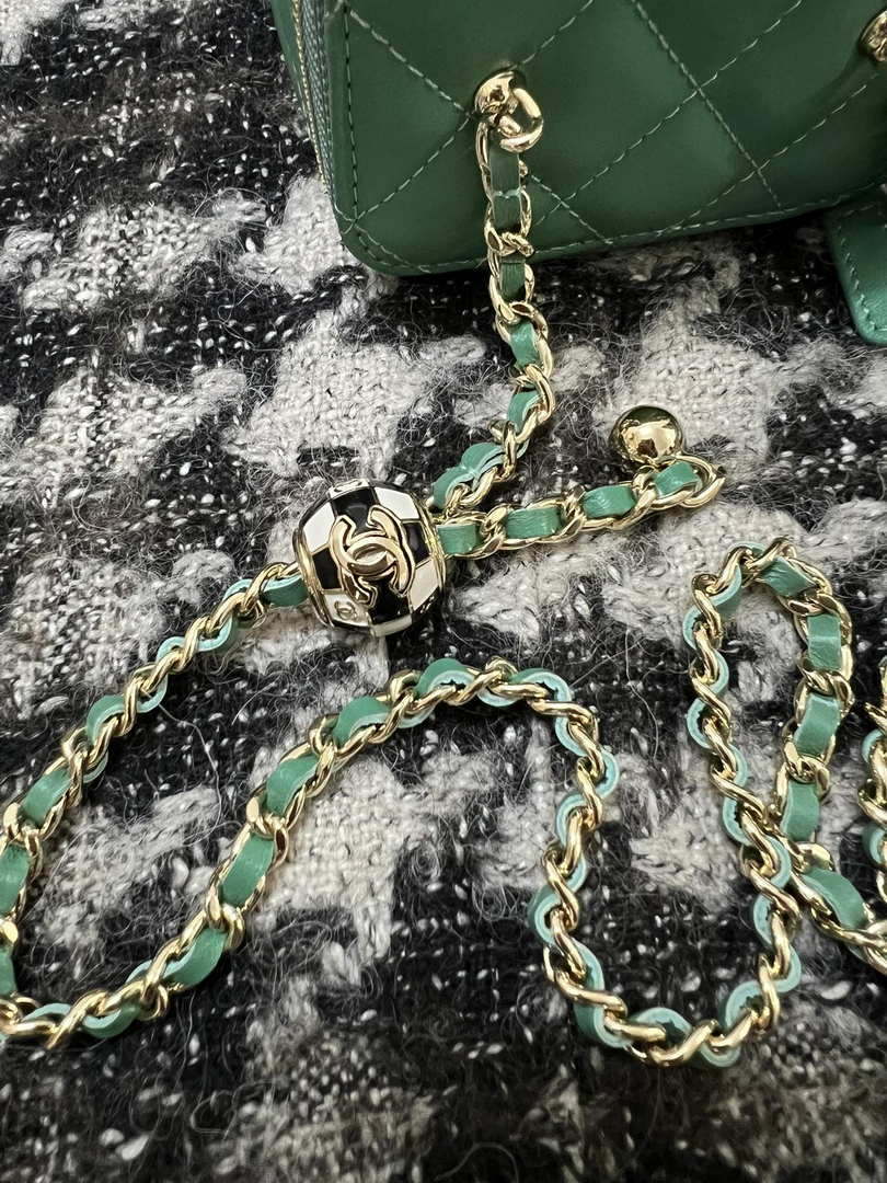 Chanel AP1447 Small Vanity With Chain Calfskin Green