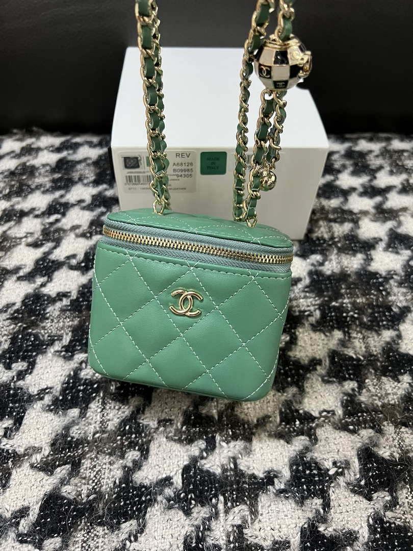 Chanel AP1447 Small Vanity With Chain Calfskin Green - Default Title - View 8