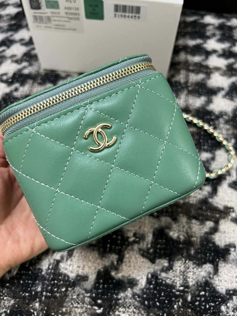Chanel AP1447 Small Vanity With Chain Calfskin Green - Default Title - View 9