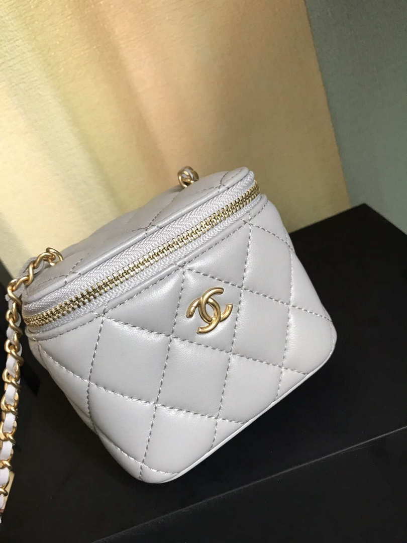 Chanel AP1447 small Vanity with chain lambskin gold Light Purple