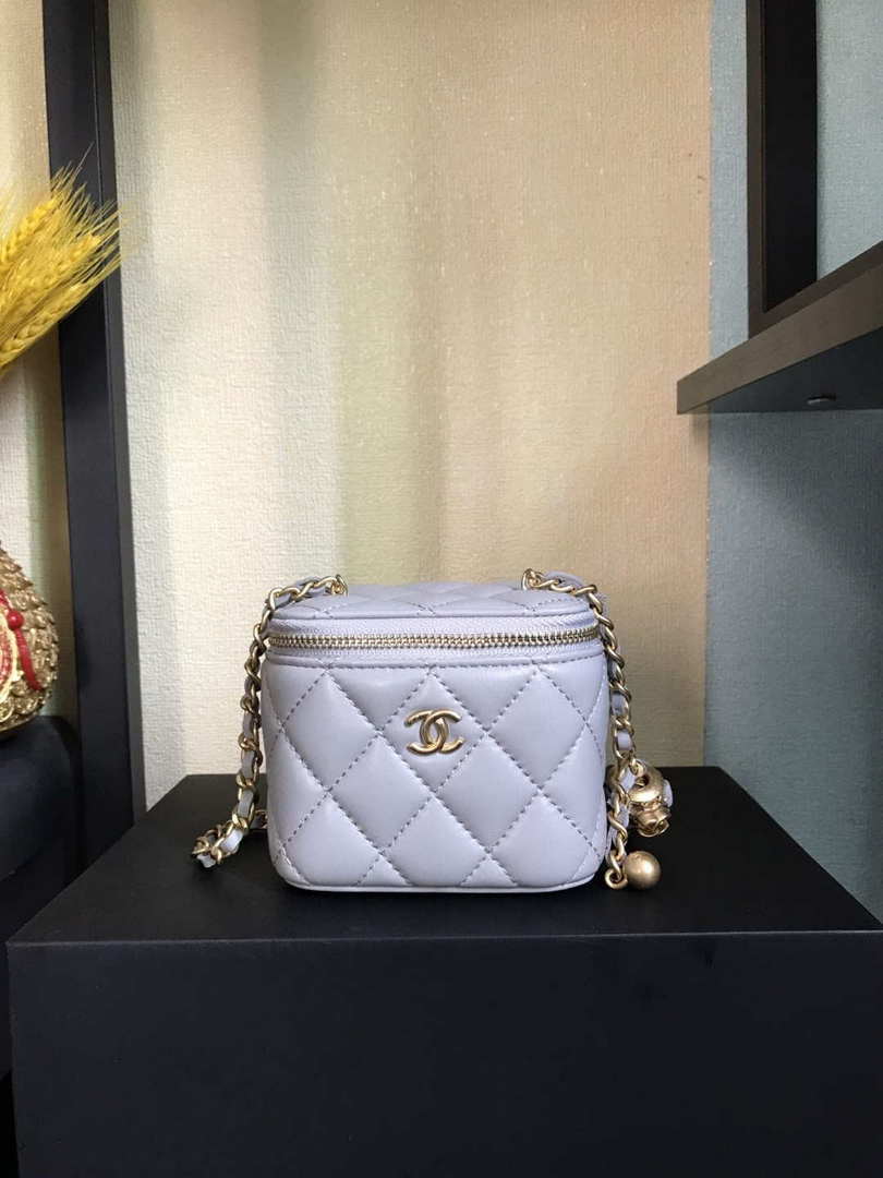 Chanel AP1447 small Vanity with chain lambskin gold Light Purple