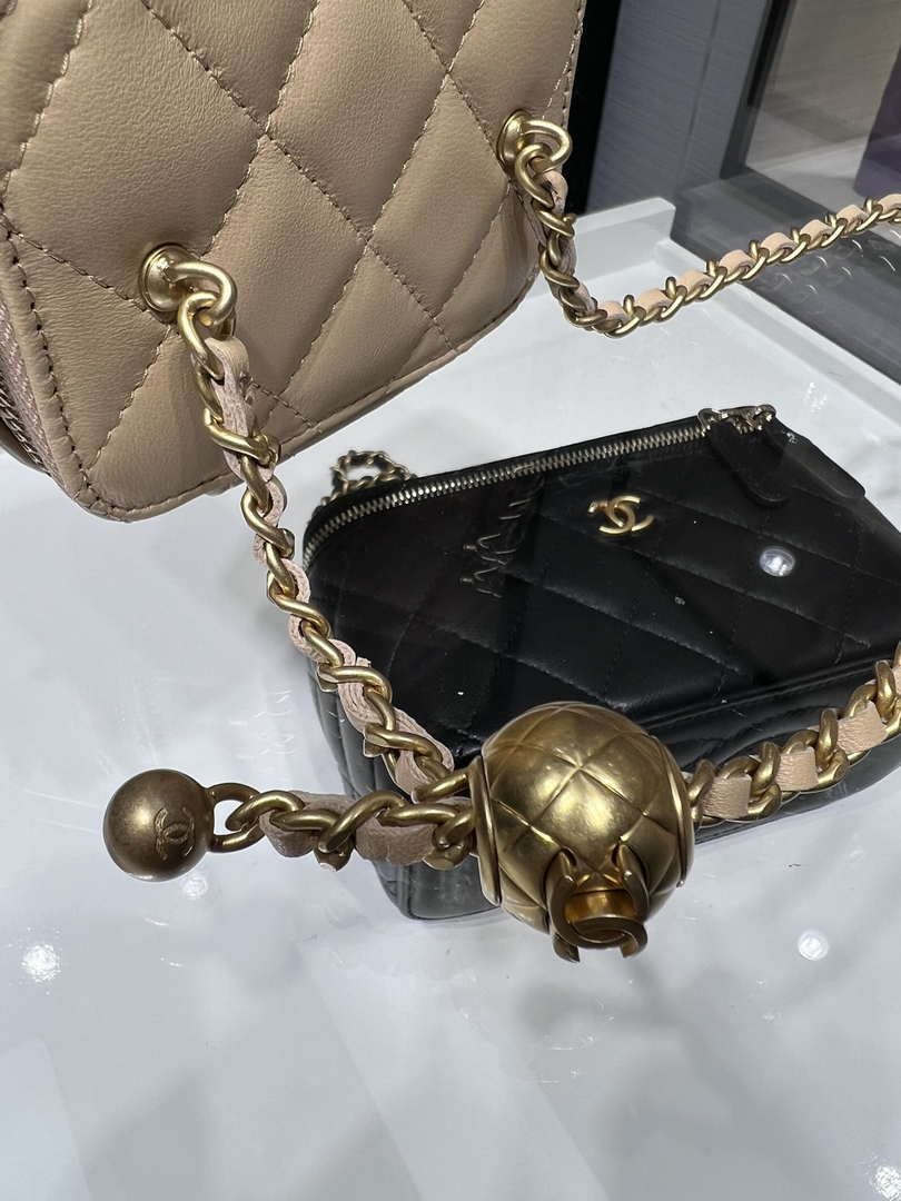 Chanel AP1447 small Vanity with chain lambskin gold Adjustable small gold balls Apricot