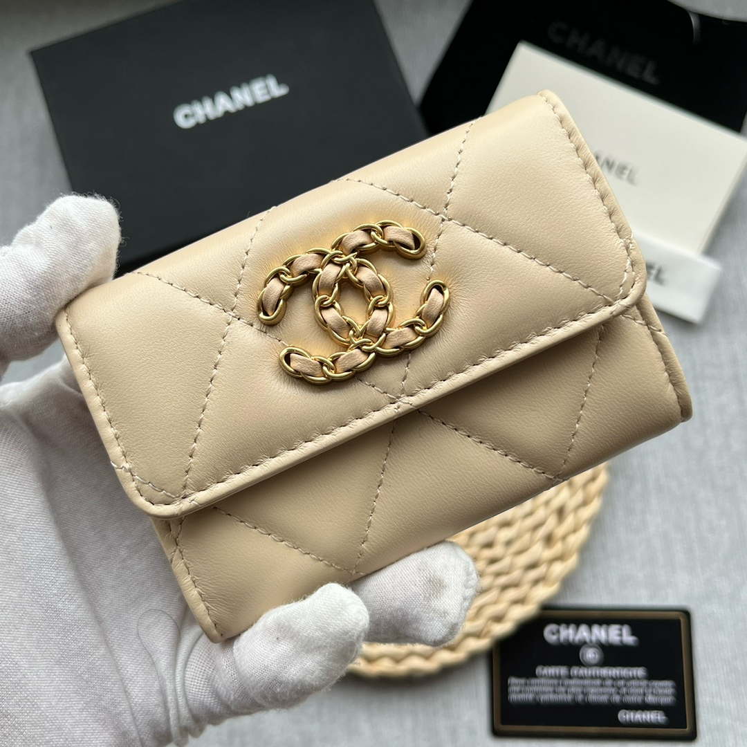Chanel AP1790 19 flap Card Holder shiny lambskin gold tone ruthenium finish metal Beige - Default Title - View 3