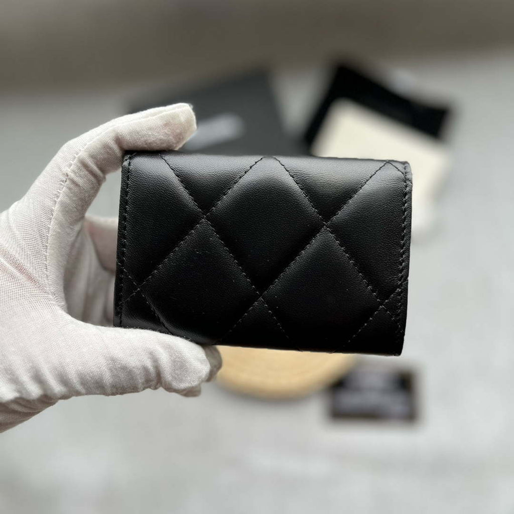 Chanel AP1790 19 flap Card Holder shiny lambskin gold tone ruthenium finish metal Black