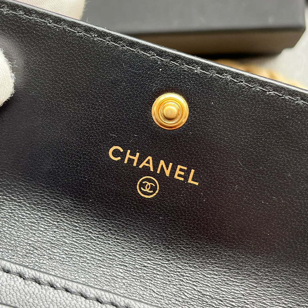 Chanel AP1790 19 flap Card Holder shiny lambskin gold tone ruthenium finish metal Black