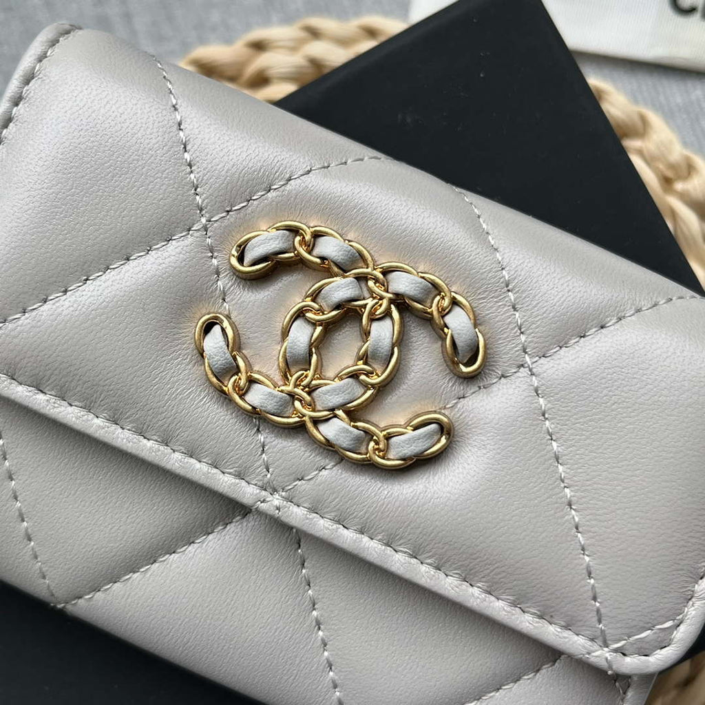 Chanel AP1790 19 flap Card Holder shiny lambskin gold tone ruthenium finish metal Gray