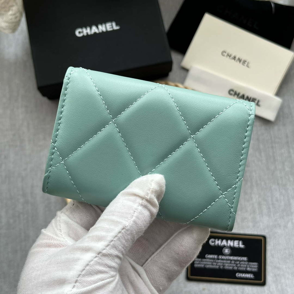 Chanel AP1790 19 flap Card Holder shiny lambskin gold tone ruthenium finish metal Blue