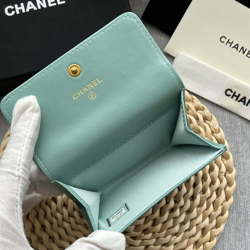 Chanel AP1790 19 flap Card Holder shiny lambskin gold tone ruthenium finish metal Blue