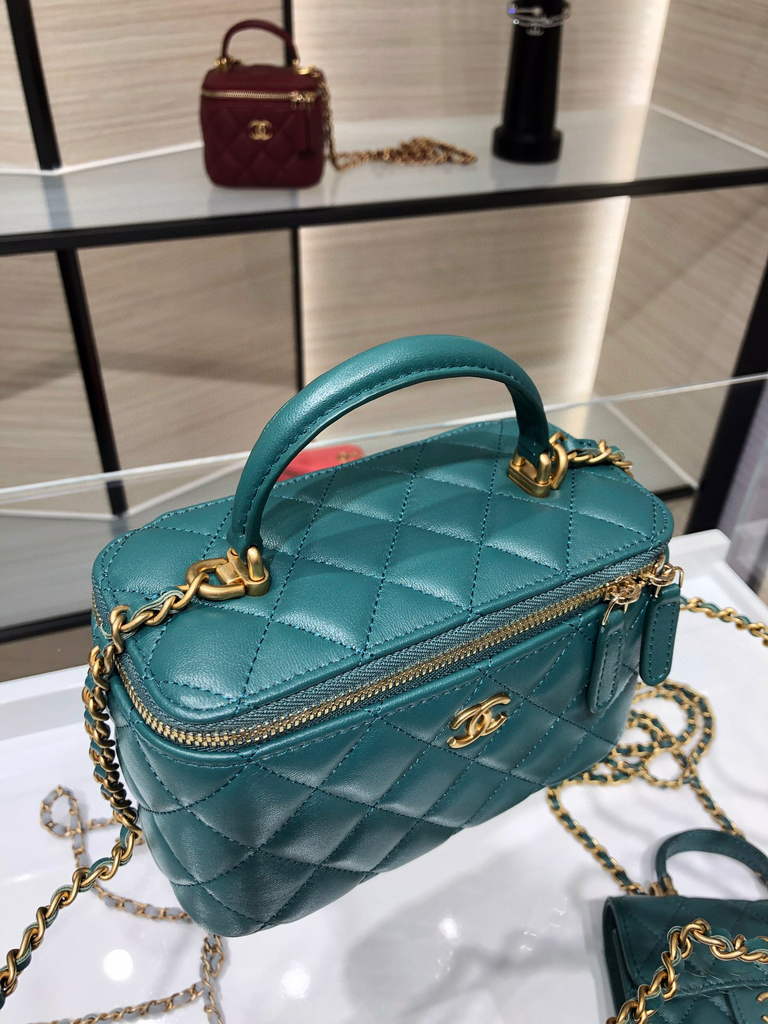 Chanel AP2199 Vanity With Chain Lambskin Gold Tone Green