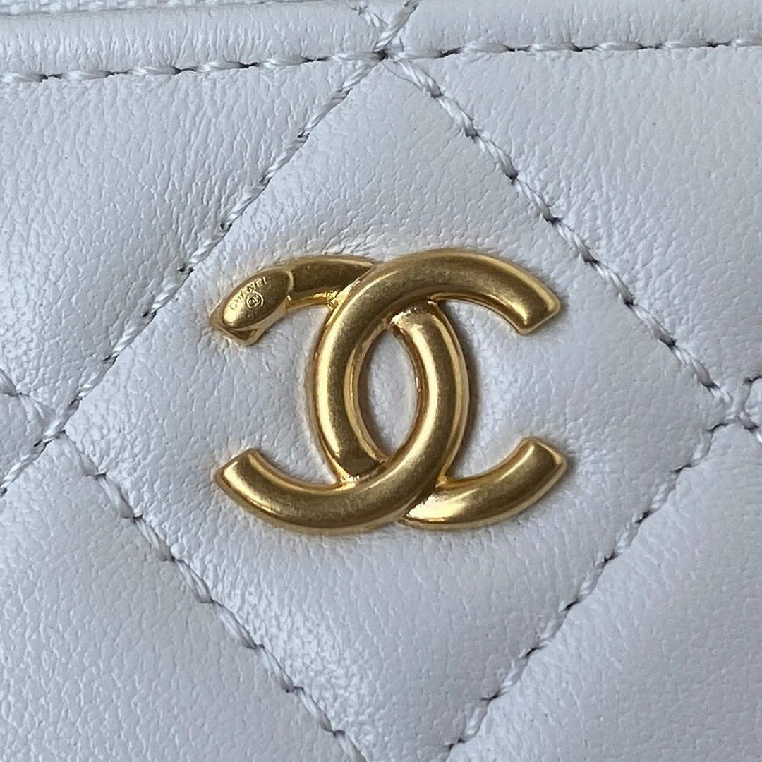 Chanel AP2303 Clutch With Chain in Lambskin White