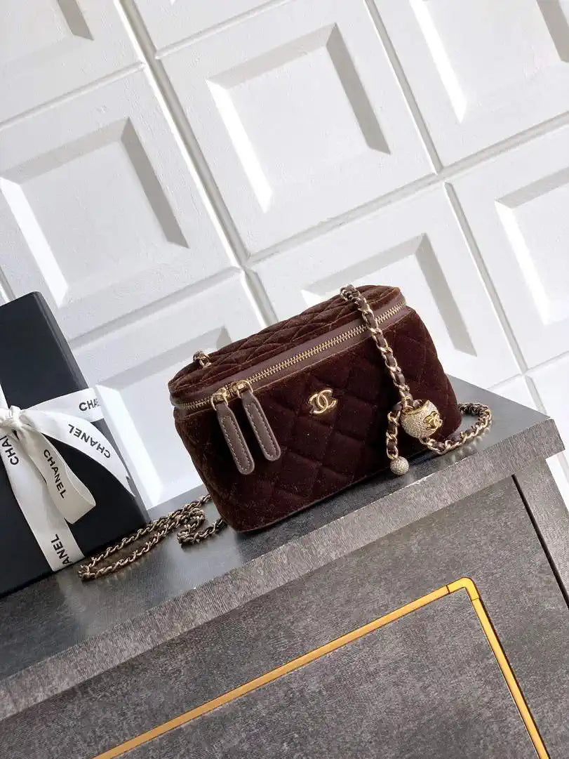 Chanel AP2303 Clutch With Chain in Brown Velvet Diamant¨¦ & Gold-Tone Metal