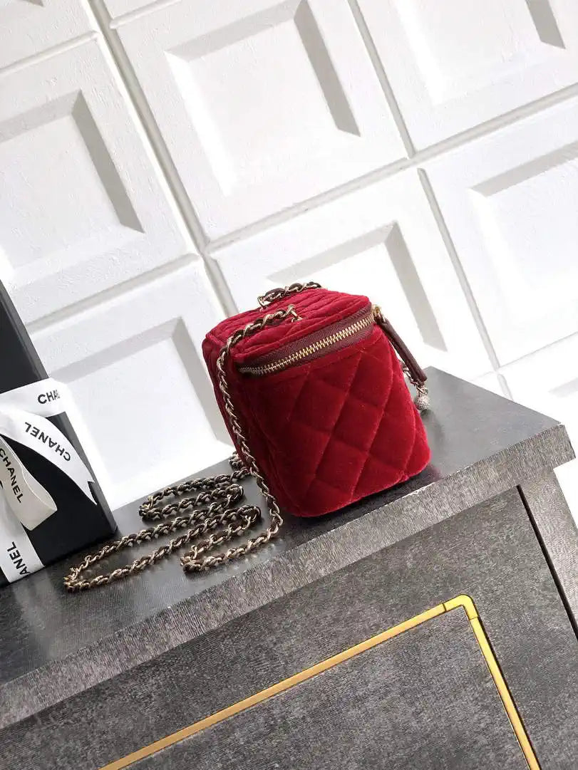 Chanel AP2303 Clutch With Chain in Brown Wine Red Diamant¨¦ & Gold-Tone Metal