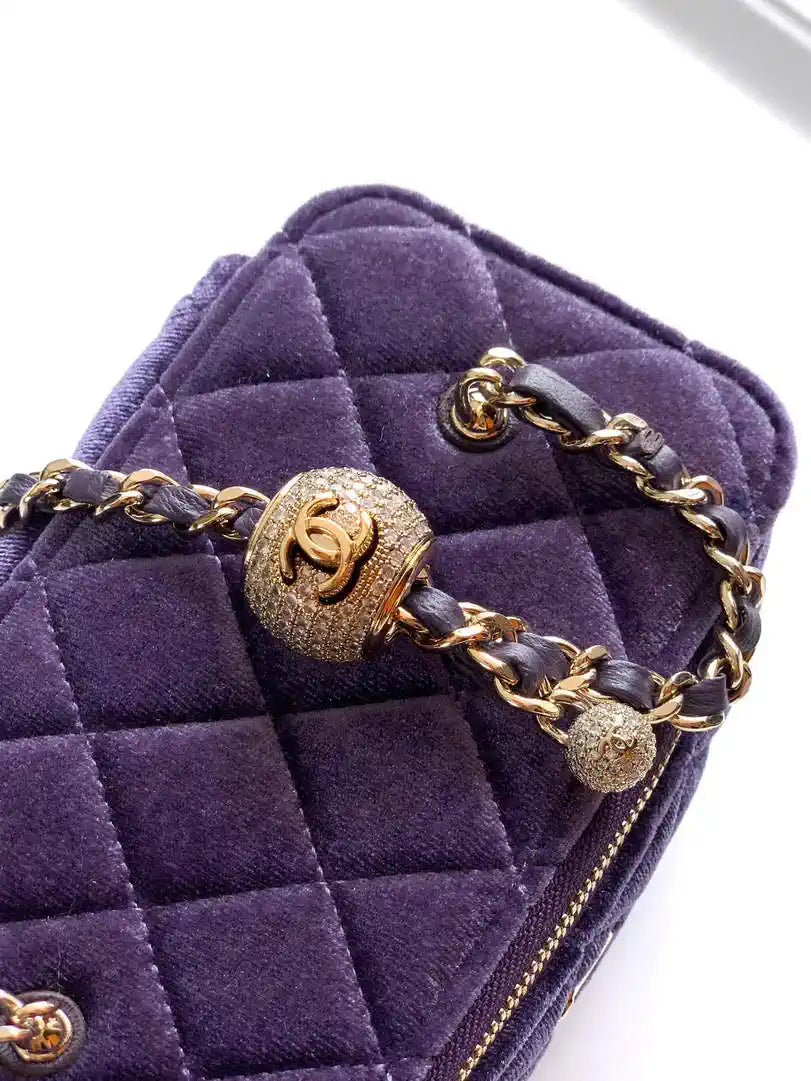 Chanel AP2303 Clutch With Chain in Purple Diamant¨¦ & Gold-Tone Metal