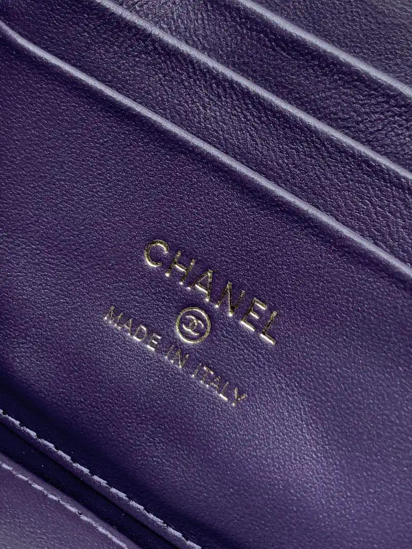 Chanel AP2303 Clutch With Chain in Purple Diamant¨¦ & Gold-Tone Metal