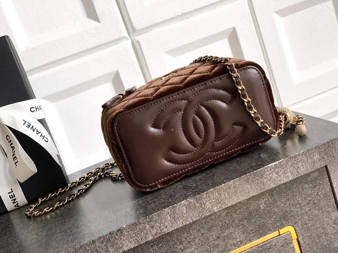 Chanel AP2303 Clutch With Chain in Brown Velvet Diamant¨¦ & Gold-Tone Metal