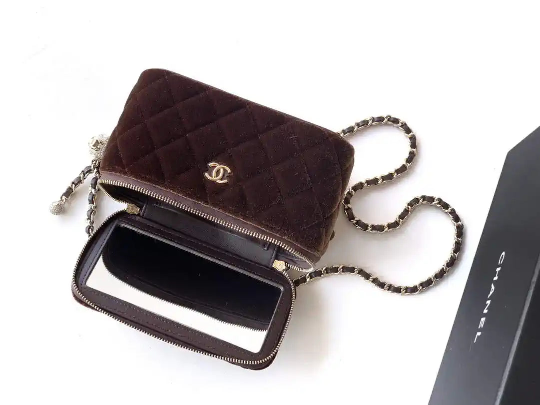 Chanel AP2303 Clutch With Chain in Brown Velvet Diamant¨¦ & Gold-Tone Metal