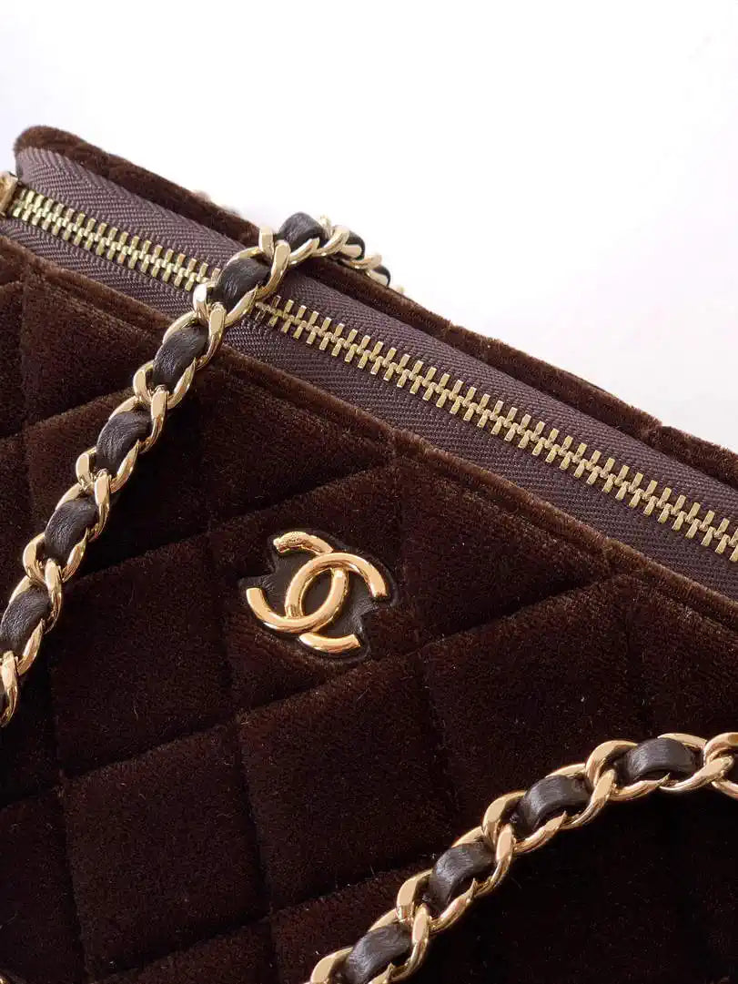 Chanel AP2303 Clutch With Chain in Brown Velvet Diamant¨¦ & Gold-Tone Metal