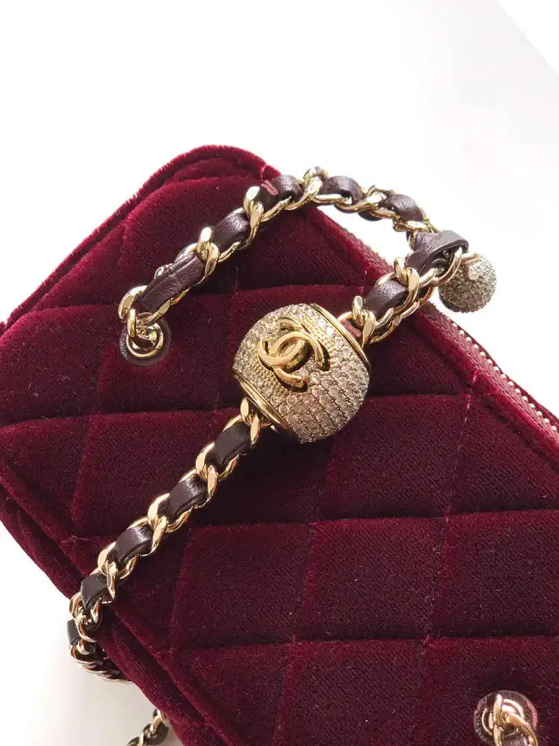 Chanel AP2303 Clutch With Chain in Dark Red Diamant¨¦ & Gold-Tone Metal