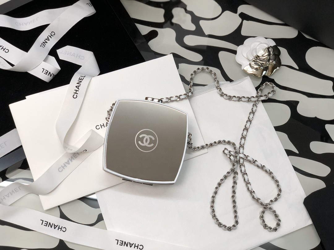 Chanel AP2398 Small Vanity Case Lambskin gold-tone metal White and Silver - Default Title - View 1