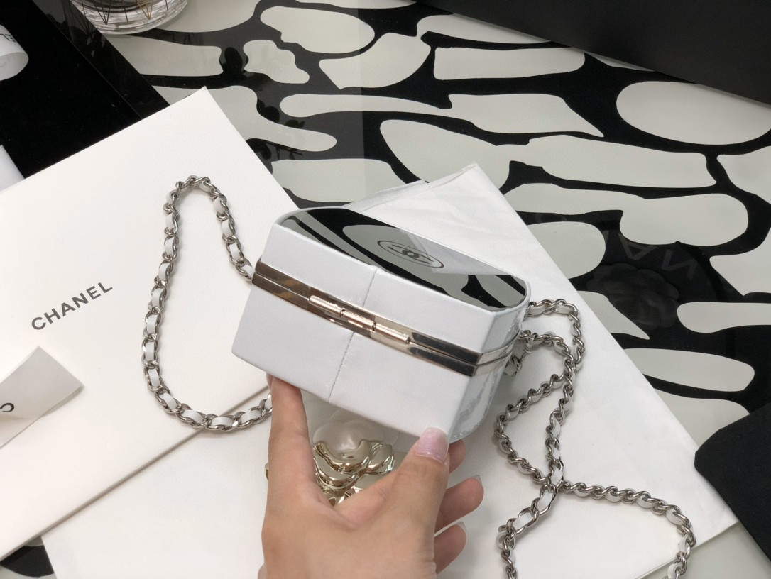 Chanel AP2398 Small Vanity Case Lambskin gold-tone metal White and Silver - Default Title - View 5