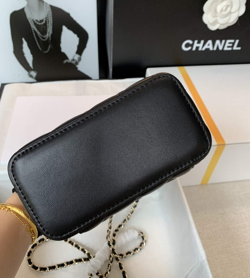 Chanel AP2550 Vanity with Chain Goatskin Black