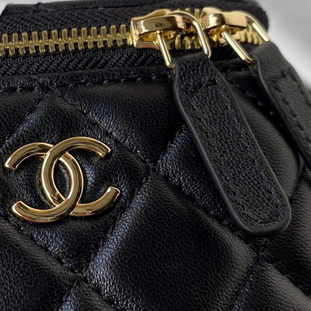 Chanel AP2581 Small Vanity with Chain lambskin Black
