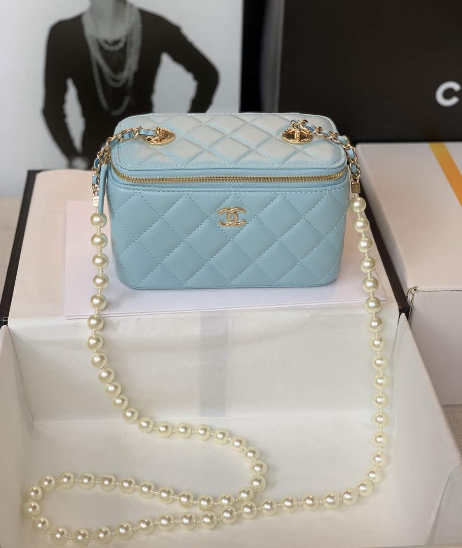 Chanel AP2582 Vanity with Chain lambskin Blue
